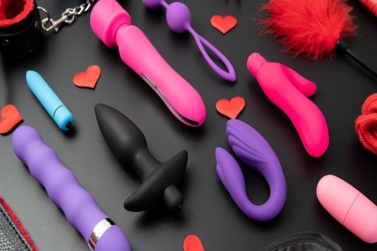 Explorando el Placer: Juguetes Sexuales Avanzados y Encuentros Íntimos